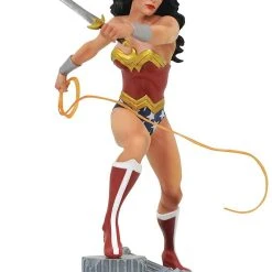 Diamond Select DC Gallery - Wonder Woman Lasso - Comic Statue